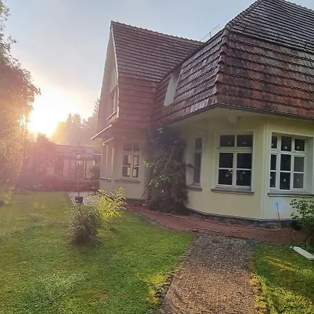 Bahnhoftraum Waldgarten برونفلس